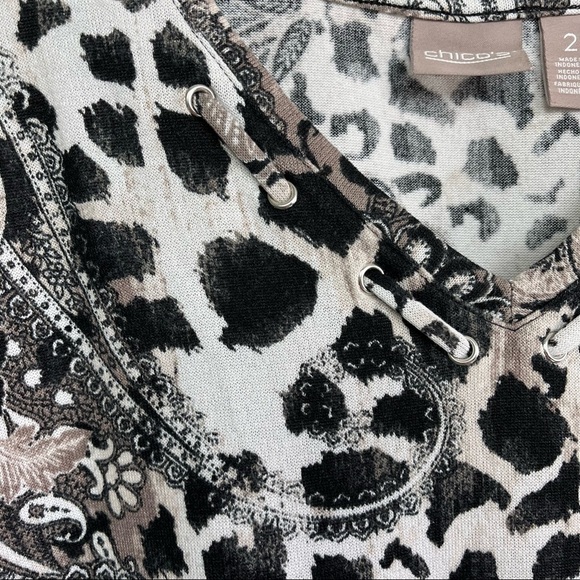 Chico's | Paisley Animal Grommet V-Neck Top Size 2 (US 12) - Picture 5 of 8